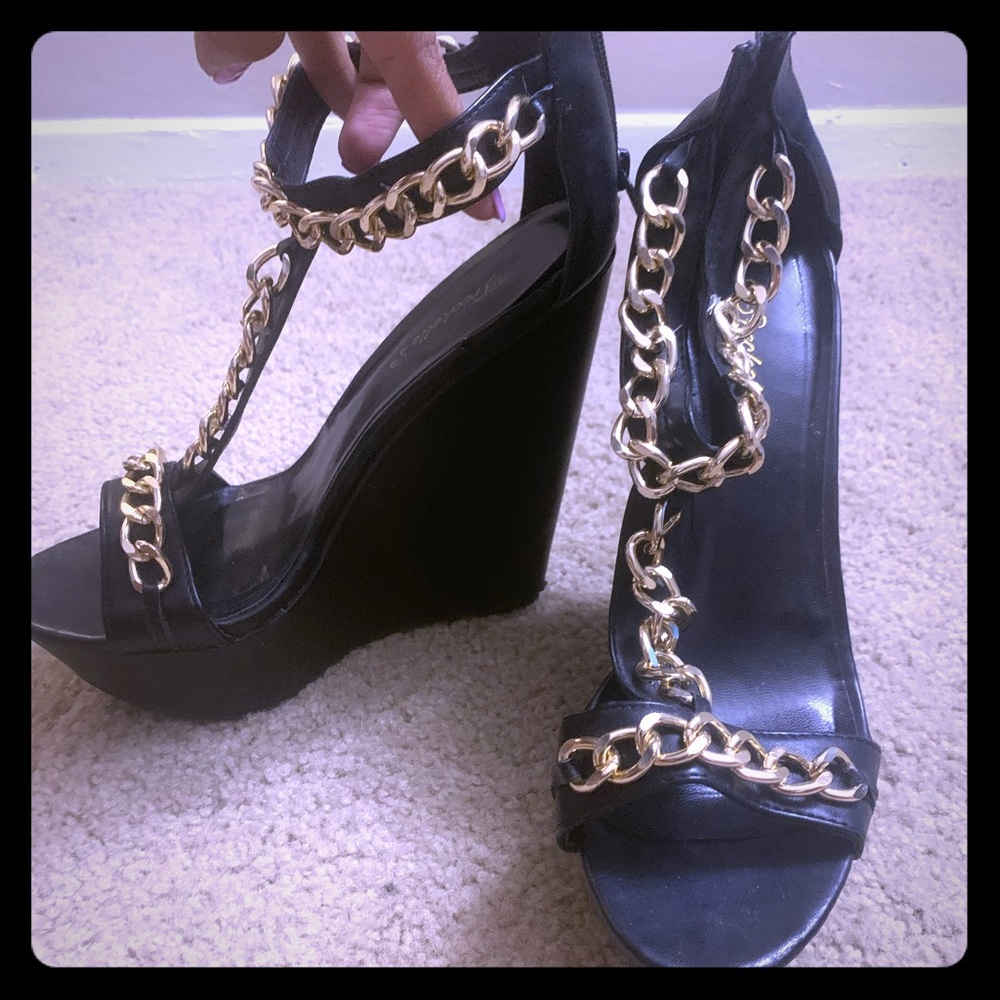 Open toe wedge heel